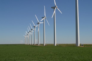 Wind turbines (credit: Leaflet/CC BY-SA 3.0)